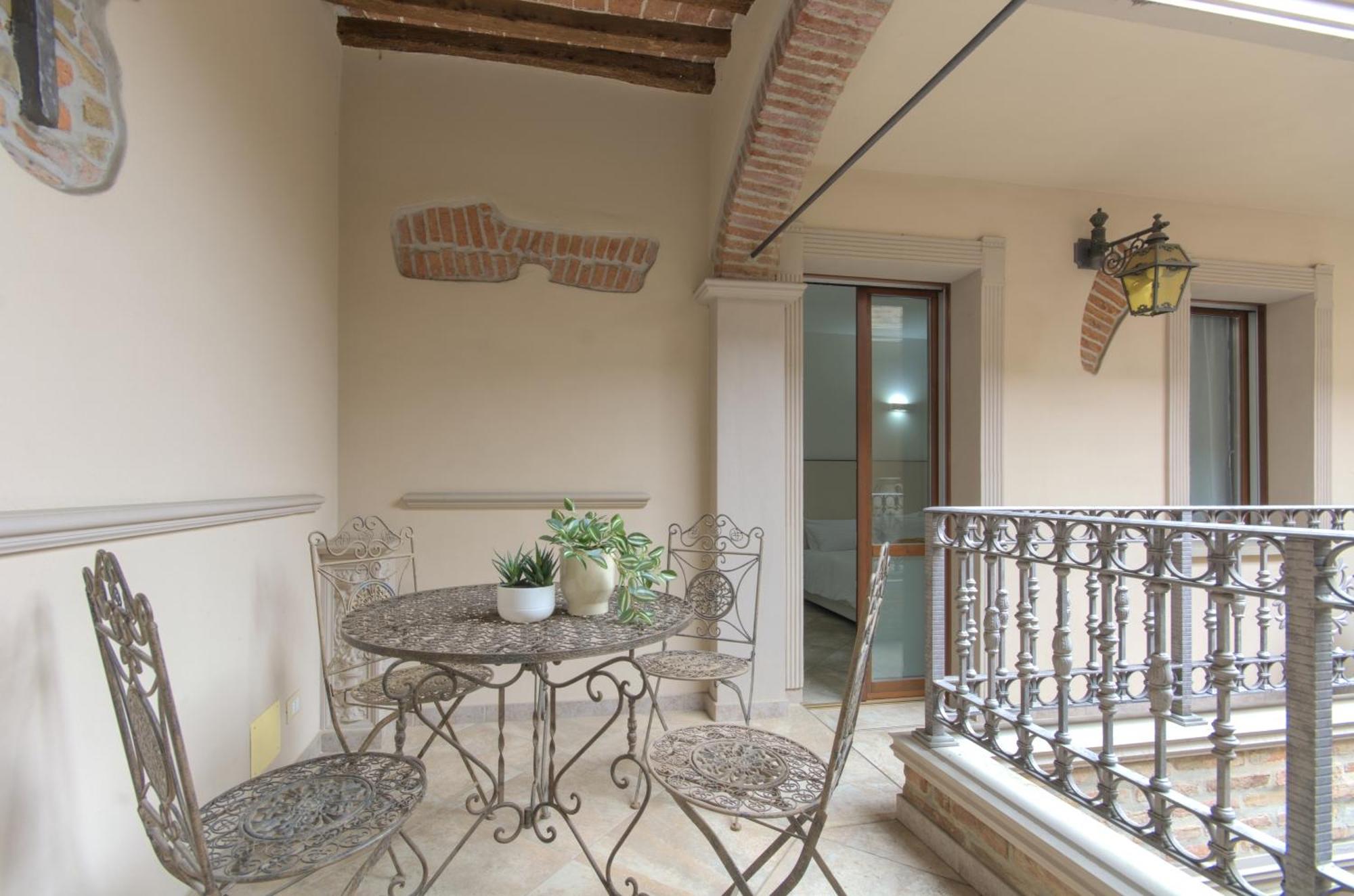 Imola Suites Exterior foto